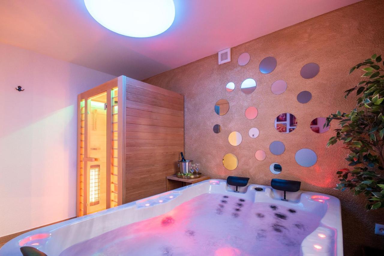 Wellness Studio D'Or - Exclusive New Apartment With Whirlpool, Sauna, Sunny Terrace, Private Parking โปเรช ภายนอก รูปภาพ